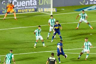 Boca-Banfield: el bombazo de Edwin Cardona que puso en ventaja a los xeneizes