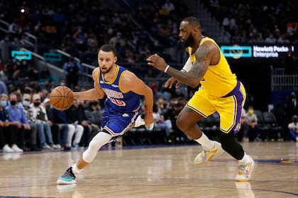 Golden State Warriors vs. Los Angeles Lakers y Stephen Curry vs. LeBron James son siempre enfrentamientos interesantes en la NBA.