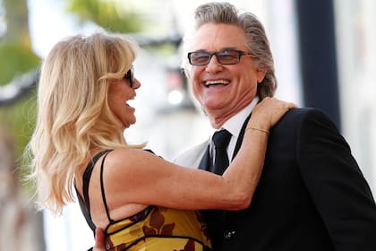 Goldie Hawn y Kurt Russell se enamoraron en el set de Chicas en pie de guerra, comedia de 1984