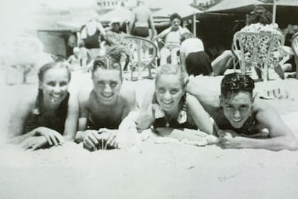 Goldy, la primera a la izquierda, junto a sus hermanos