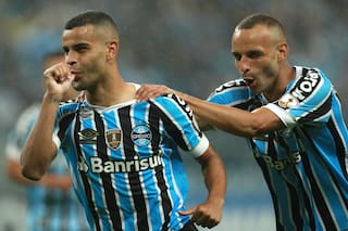 Gremio goleó 4-0 a Atlético Tucumán y será el rival de River en las semifinales