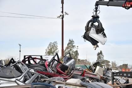 Golpe al negocio de las autopartes ilegales