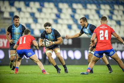 Gomez Vara secundado por Roura, a su derecha, y Moro a la izquierda; Argentina XV volverá a jugar este domingo, ante Uruguay