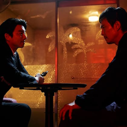 Gong Yoo y Lee Jung-jae en una escena de la nueva temporada de El juego del calamar: