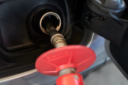 González aseguró que los precios de la nafta y el gasoil están “relativamente equilibrados”