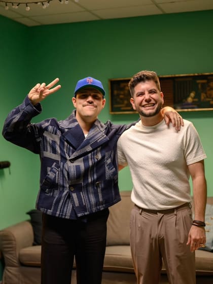 González destacó como referencias el trabajo de Ángelo Colina (izquierda) y Led Varela en la industria de la comedia en EE.UU.