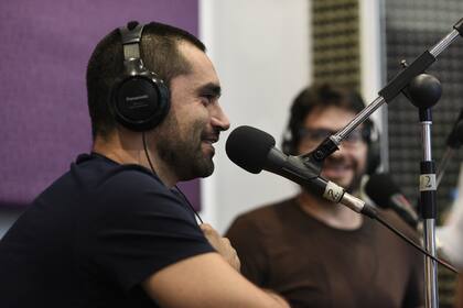 Gonzalo Heredia conduce con Sebastián Lidijover y Ana Correa el programa Notas al pie