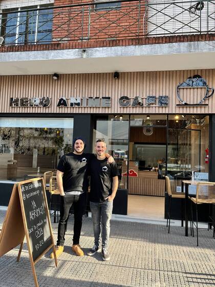 Gonzalo Cruz y Lautaro Cesario, amigos y socios, unidos por el fanatismo del anime.