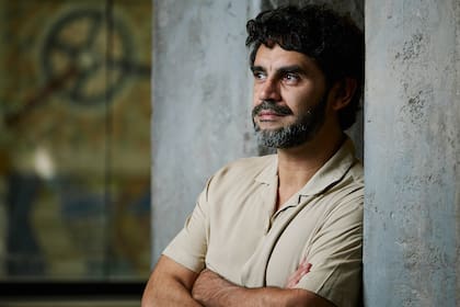 Gonzalo Ezequiel Heredia no evita pensarse a sí mismo, pero descree del poder catártico del oficio de la escritura