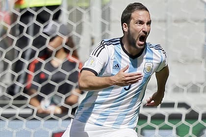 Nacido en Francia, Gonzalo Higuaín festeja el gol contra Bélgica, en los cuartos de final, en Brasil 2014