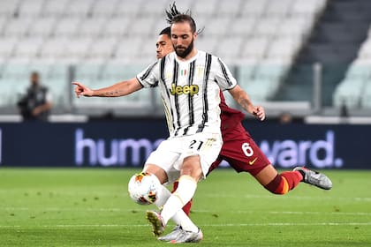 Gonzalo Higuaín habló sobre su futuro y dijo que el próximo 24 de agosto debe presentarse a entrenar con el nuevo entrenador Andrea Pirlo