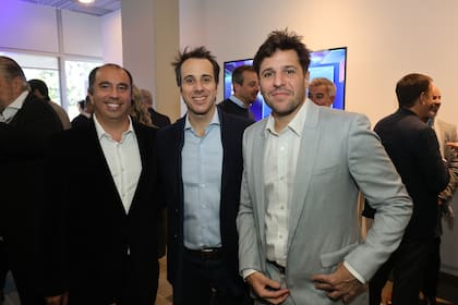 Gonzalo Meira (JLL), Hernán Castro (Cushman & Wakefield) y Santiago Isern (Cushman & Wakefield)