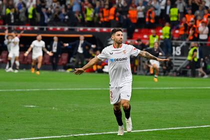 Gonzalo Montiel metió el penal definitivo de Sevilla para ganar la Europa League 2022-23