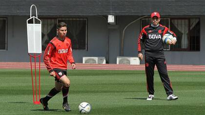 Gonzalo Montiel podría ser titular frente a Boca
