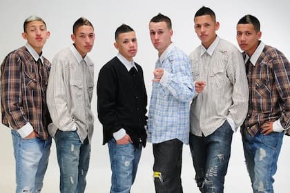 Gonzalo Muñoz, Leonel Lencinas, Brian Romero, Lucas Caballero, Emmanuel “DJ Memo” Guidone, Matías Flores y Simón Gaete, conformaban la banda Los Wachiturros