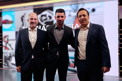 Gonzalo Rodiño (BMW) junto a Gervasio Marques Peña y José Del Rio, director de Contenidos de LA NACION.