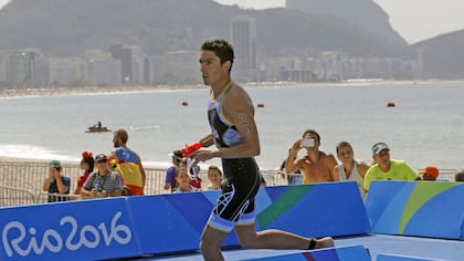 Gonzalo Tellechea en la prueba de triatlon individual