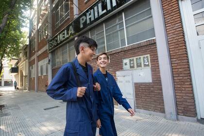 Gonzalo y Federico en su primer día de colegio en la Philips. Ambos venían de un colegio tradicional y querían una escuela con un perfil diferente