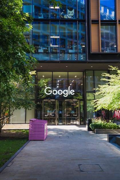 Google anunció el despido de más de 12 mil de sus empleados