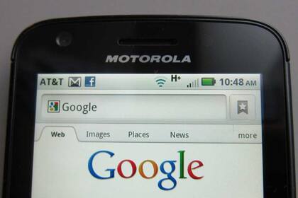 Google dispuso de una estrategia agresiva de captación de usuarios en su plataforma Plus para competir con el dominio de Facebook en el segmento de las redes sociales