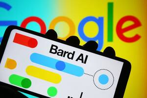 Bard ahora habla español: la contraofensiva de Google frente a ChatGPT-4 en la carrera por ser el mejor chatbot de inteligencia artificial