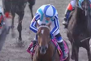 El potrillo que guardó energías para ganar el Nacional tuvo al jockey que pasó "meses duros y tristes"