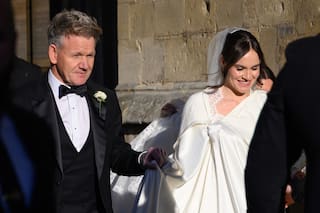 Se casó Holly, la hija de Gordon Ramsay: de la boda estilo “Bridgerton” al look de Victoria Beckham y el drama familiar