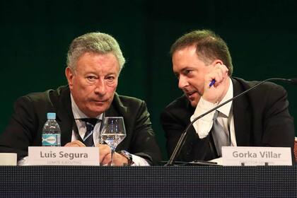 Gorka Villar con Luis Segura en las últimas elecciones de Conmebol