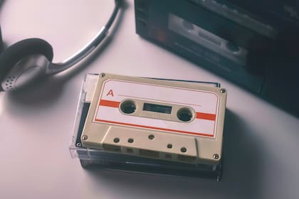 Grababa de la radio sus melodías favoritas pensando en él...