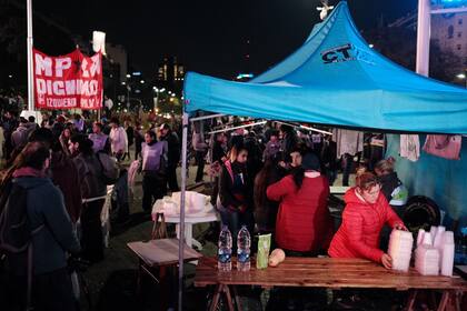 Grabois intentó instalar una carpa en el Obelisco y hubo incidentes con la policía