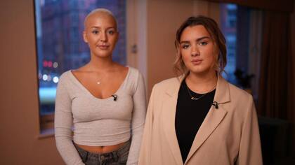 Grace, a la izquierda, y Sophie fueron filmadas sin su conocimiento en una salida nocturna.