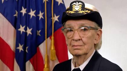 Grace Hopper volvió a la Armada en 1966 y se retiró 20 años después con el cargo de contraalmirante