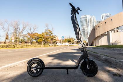 Gracias a su autonomía de hasta 25 km, los monopatines eléctricos son ideales para los trayectos urbanos.