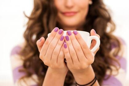 Gracias a su durabilidad, el esmalte en gel llegó para revolucionar la industria de la manicura