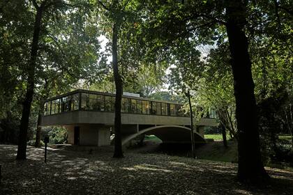Gracias a su perfección constructiva, la Casa del Puente se estudia en escuelas de arquitectura de todo el mundo.