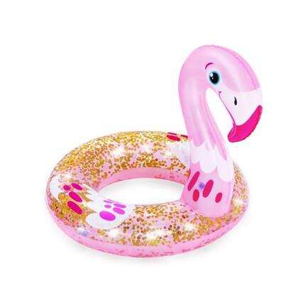 Gracias a su purpurina, este flamenco brilla bajo el sol.