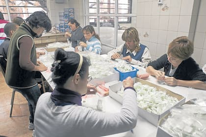 Gracias al Taller Protegido Barrio Parque Quirno, 37 personas con discapacidad mental tienen un trabajo digno