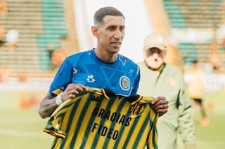 A Di María lo abrazó todo Mar del Plata, pero el golazo de la tarde lo hizo Aldosivi