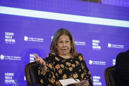 Graciela Camaño en "Diálogos para la Argentina" en la Bolsa de Comercio