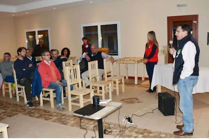 Graciela Picchi y Humberto Sandoval se refirieron al proyecto para mejorar el acceso a Internet