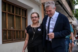 La emotiva foto de Graciela Sosa con la hija de Fernando Burlando en brazos