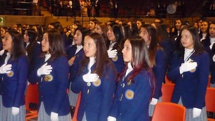 Graduación de la promoción de la alumna Juanita Castillo en el Sans Façon en 2015. Este colegio privado religioso anunció su cierre este 2024.