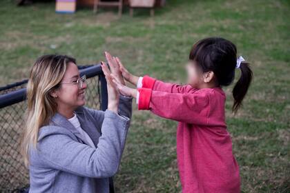 Graham coincide en que es importante que todos los profesionales, técnicos y personal que trabaja en niñez sea bien pago (foto del Hogar Una Posta en el Camino)