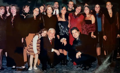 Gran parte de la familia Romay, en 2003, en Madrid (Mirta, de tapado rojo). 