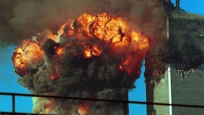 Gran parte del combustible se quemó durante la bola de fuego que se produjo al momento del impactó de los aviones.