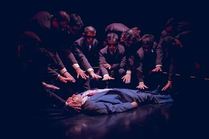 Gran puesta de Pablo Caramelo, con un elenco idóneo