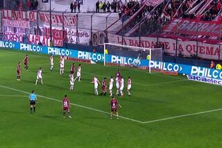 Lanús eliminó a Huracán: un tiro libre a lo Juanfer y una joya de un juvenil que no iba a jugar