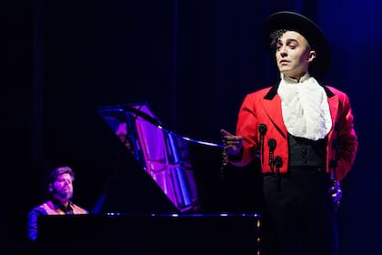 Gran trabajo interpretativo del español Ángel Ruiz, en Miguel de Molina al desnudo