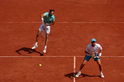 Granollers pega y Zeballos aguarda en la red; el español y el marplatense se clasificaron a las semifinales de Roland Garros