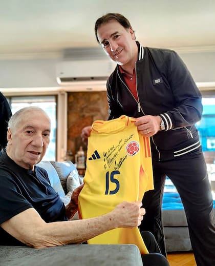 Gratitud hacia Carlos Bilardo: "Estaba muchos años adelantado", resume Lorenzo